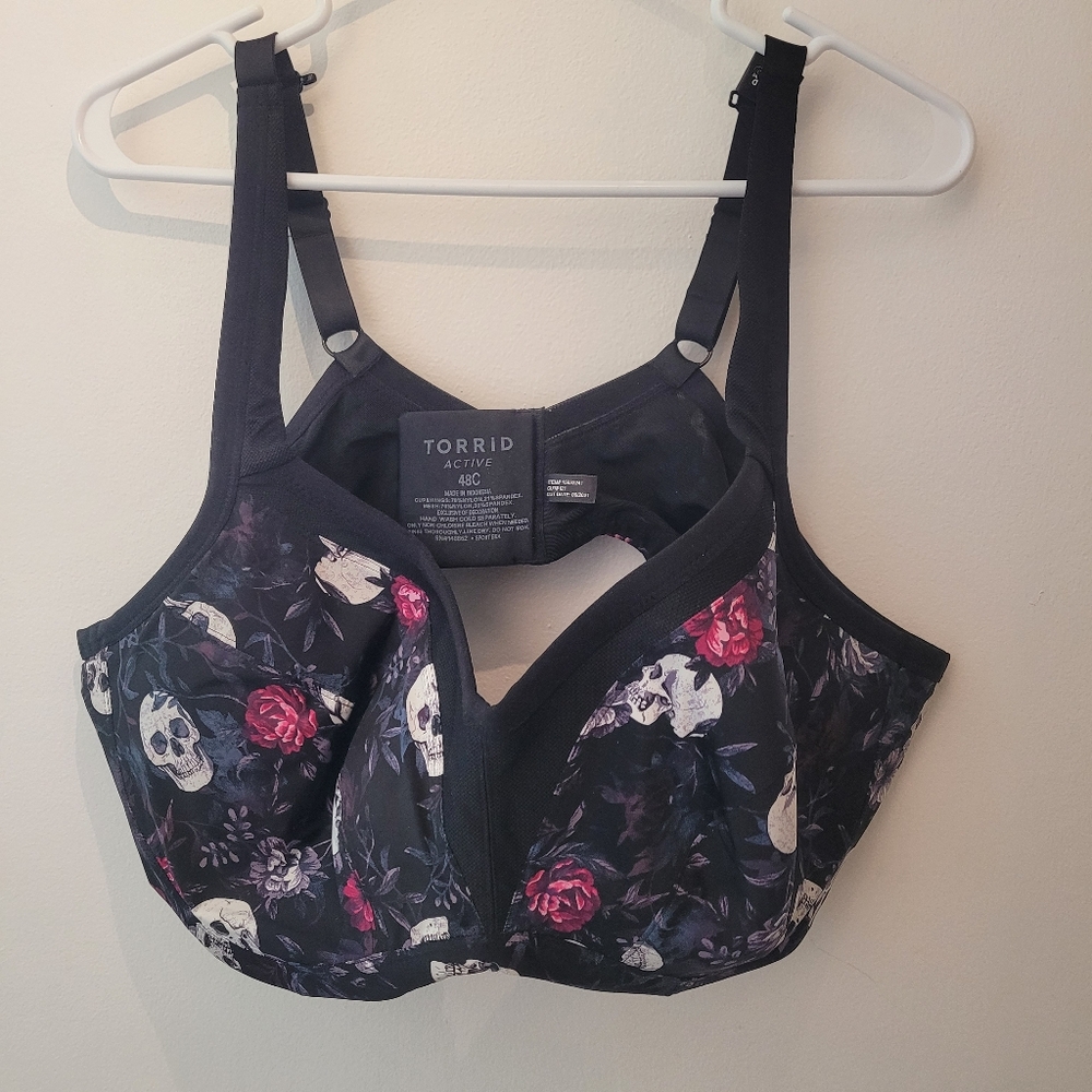 New Torrid Black and Pink Skull Floral Fully Lined  Bra 48C